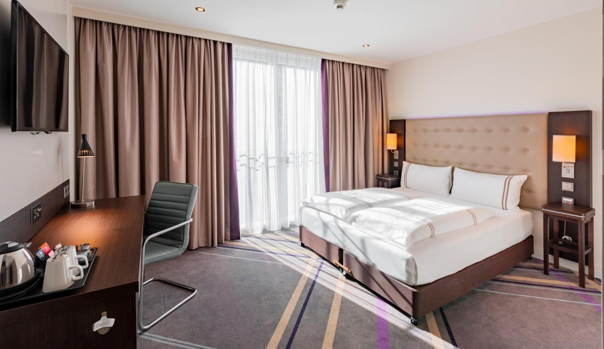 Premier Inn Frankfurt Messe Frankfurt am Main Exterior foto