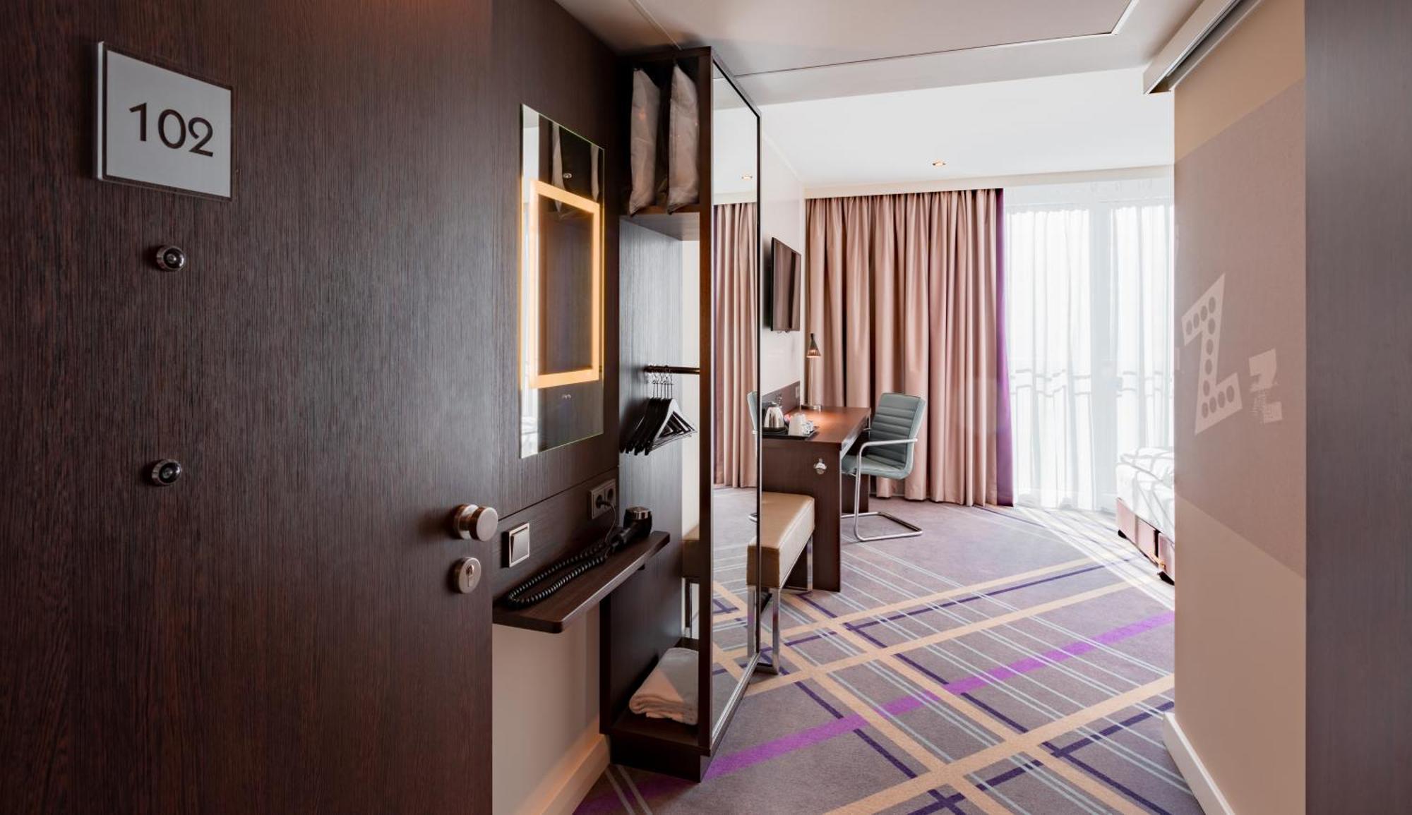 Premier Inn Frankfurt Messe Frankfurt am Main Exterior foto